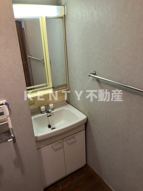 洗面設備　スペースが確保できる洗面所です