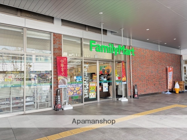 コンビニ　ファミリーマートＪＲ折尾駅店（コンビニ）まで343m