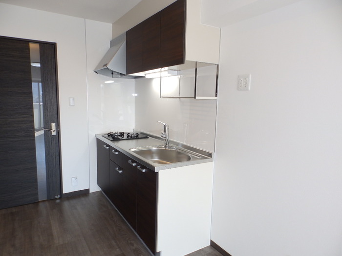 キッチン　コンパクトなキッチンで掃除もラクラク