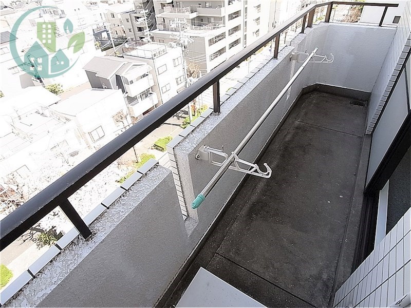 バルコニー　ジョイフル六甲II(ネット無料、ペット相談可、小型犬、猫）