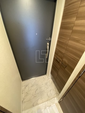 玄関　ルーエ本町　玄関