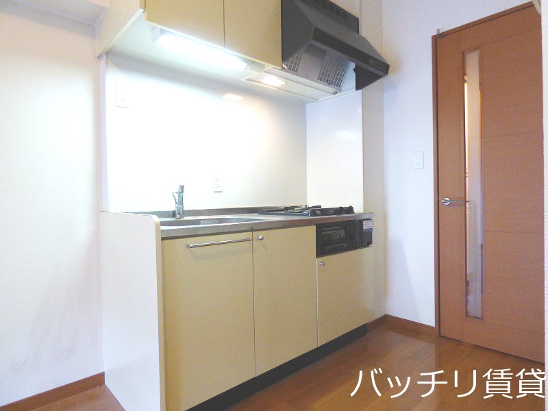 キッチン　画像は別号室イメージの為、現況を優先いたします。