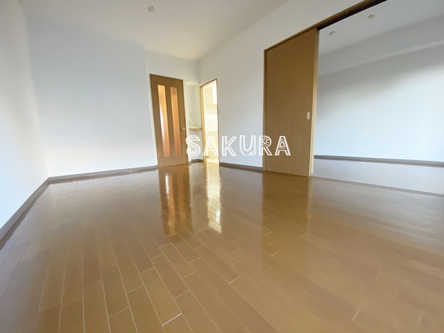 居室・リビング　使いやすい形の為、レイアウトを楽しめます♪