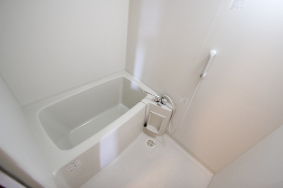 バス・シャワールーム　※別部屋の写真です