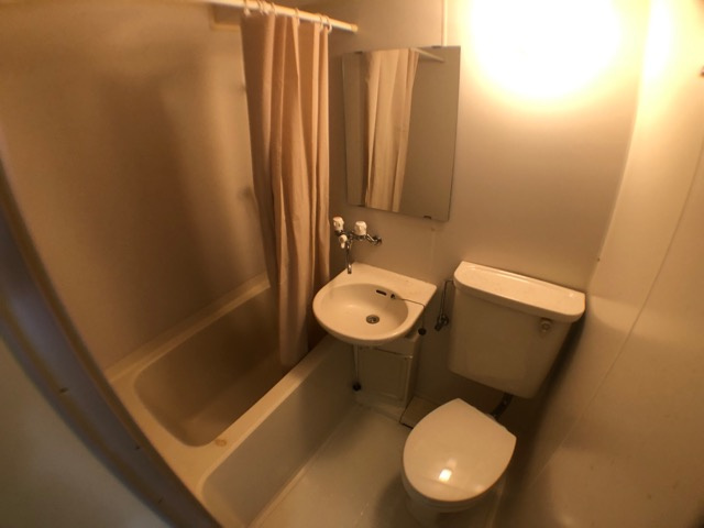 バス・シャワールーム　シンプルで機能的なユニットバスです！