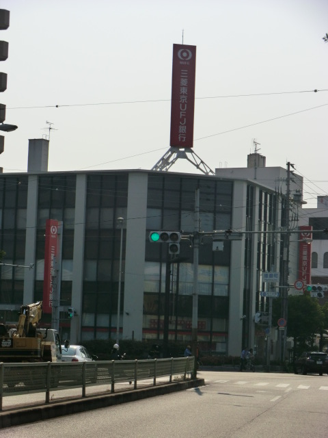 銀行　三菱東京UFJ銀行北畠支店（銀行）まで159m