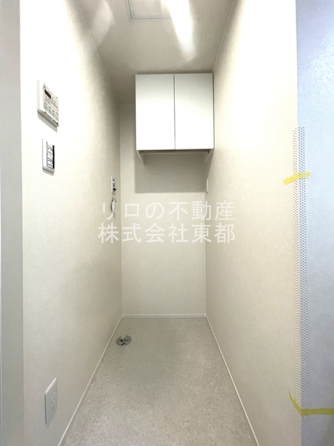 その他　洗濯機置き場は室内にあるので雨に濡れる心配はありません。