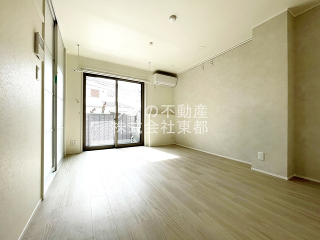 居室・リビング　南向きのリビングでぽかぽかの日差し！