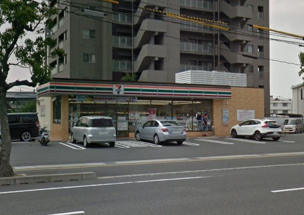 コンビニ　セブンイレブン倉敷商業高校西店（コンビニ）まで184m