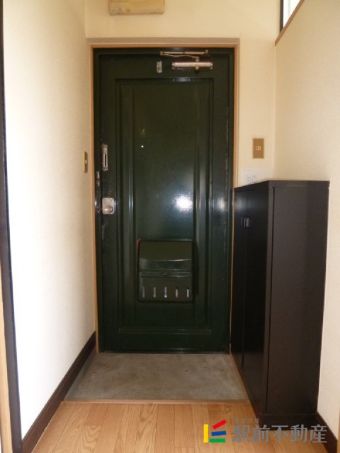 玄関　シューズボックスあります☆