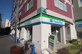 コンビニ　ファミリーマートJR灘駅前店（コンビニ）まで50m