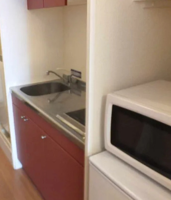 キッチン　コンパクトなキッチンで掃除もラクラク