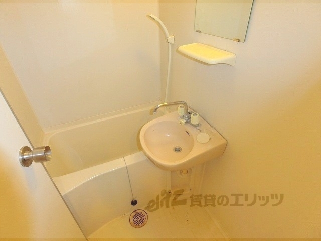 バス・シャワールーム　バス