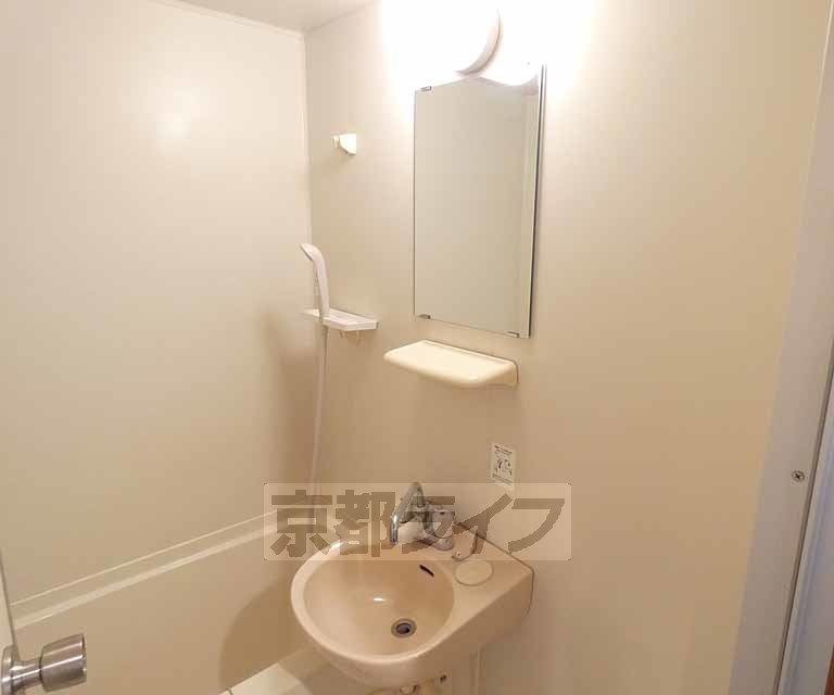 洗面設備　神宮丸太町駅近くのＲＣ造のセパレートマンションです。