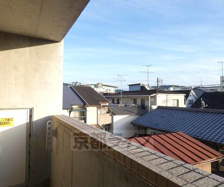 眺望　神宮丸太町駅近くのＲＣ造のセパレートマンションです。