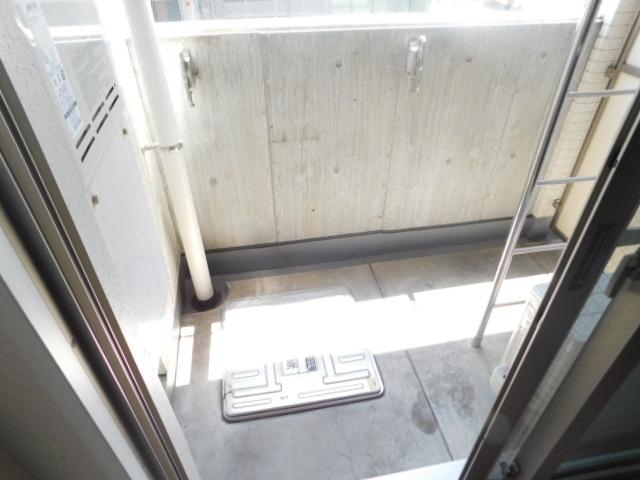 バルコニー　バルコニーもすっきり綺麗。