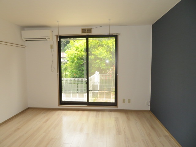 居室・リビング　アクセントクロス仕様