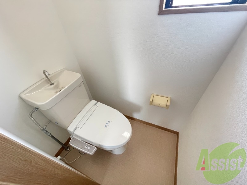 トイレ　トイレとお風呂が別なので清潔に使えて嬉しいですね。