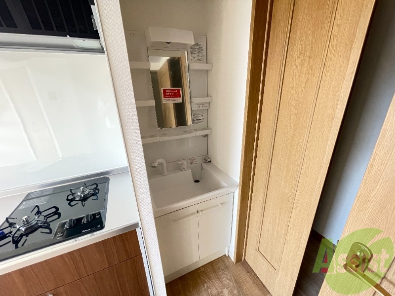 洗面設備　洗面台は独立しています。朝の身支度はこちらでどうぞ～。