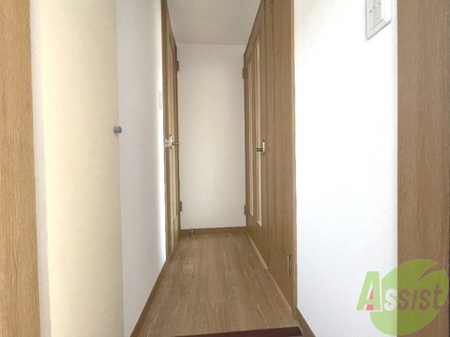 玄関　玄関から撮影しました。明るい雰囲気が伝わってきます。