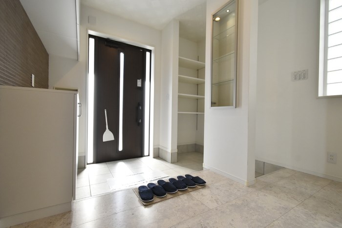 玄関　清潔感あふれる玄関