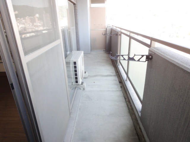 バルコニー　同物件別号室の写真です。