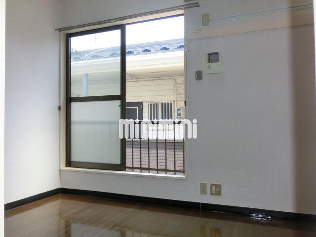 玄関　洗濯機置場ございます。