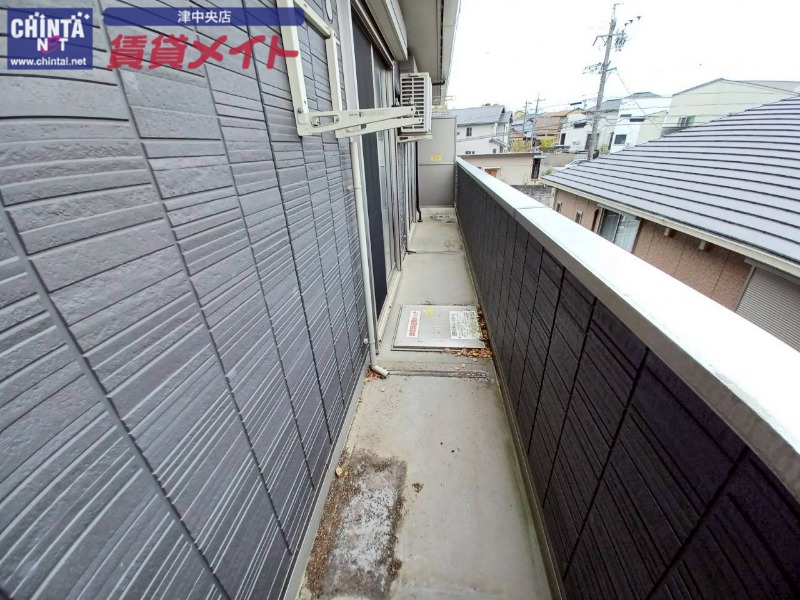 バルコニー　同物件別室画像