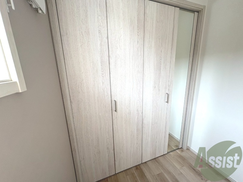 収納　お部屋にクローゼットがあるので収納にも便利ですね。