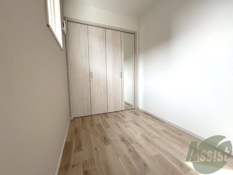 その他部屋・スペース　３帖の寝室です。ベッドを置いても狭く感じないです。