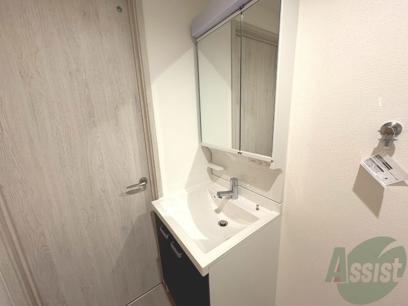 洗面設備　洗面台があるので身支度もしやすいですね。