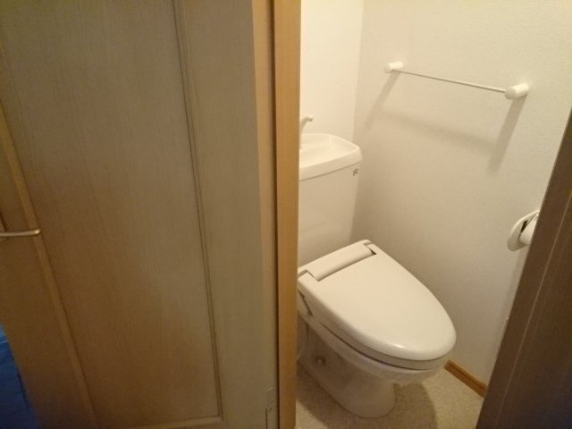 トイレ　落ち着いたトイレです