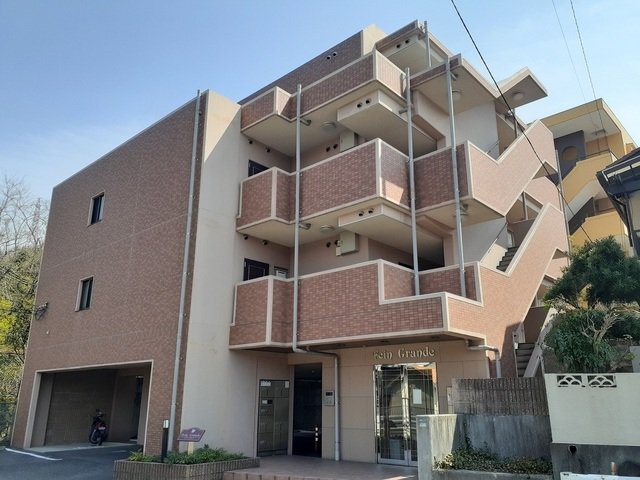 建物外観　外観は落ち着いています