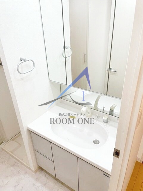 洗面設備　洗面台です。