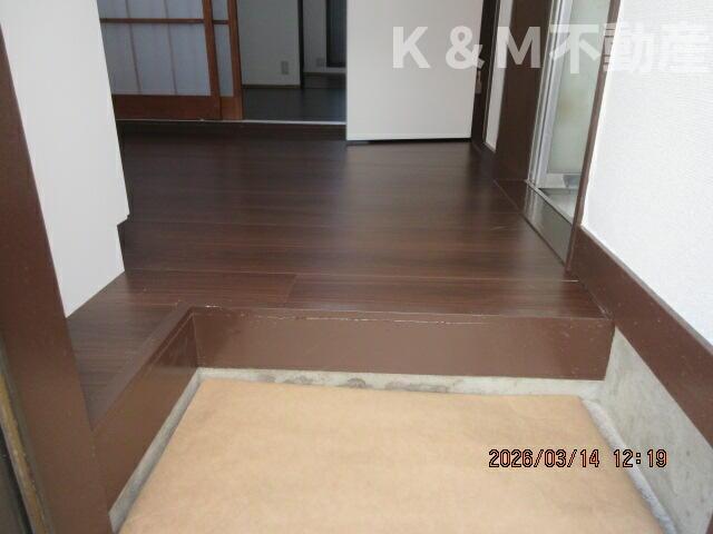 玄関　収納もある玄関です