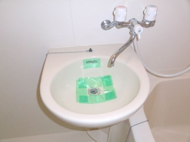 洗面設備　浴室に洗面台あります