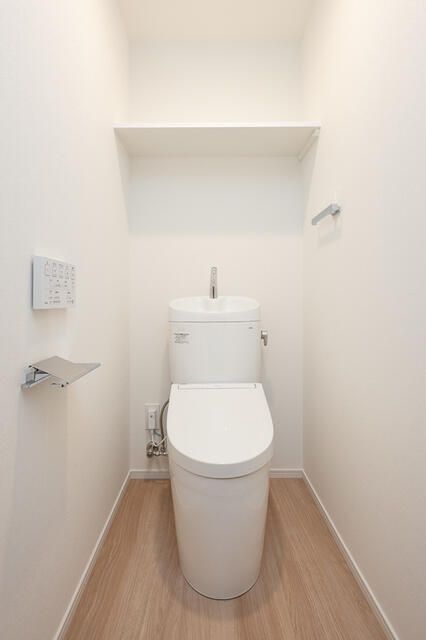 トイレ　同タイプ部屋　参考写真です