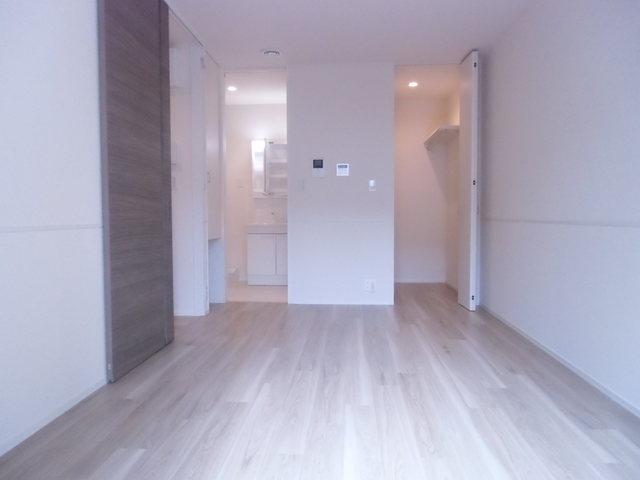 居室・リビング　★明るいフローリングのお部屋です★