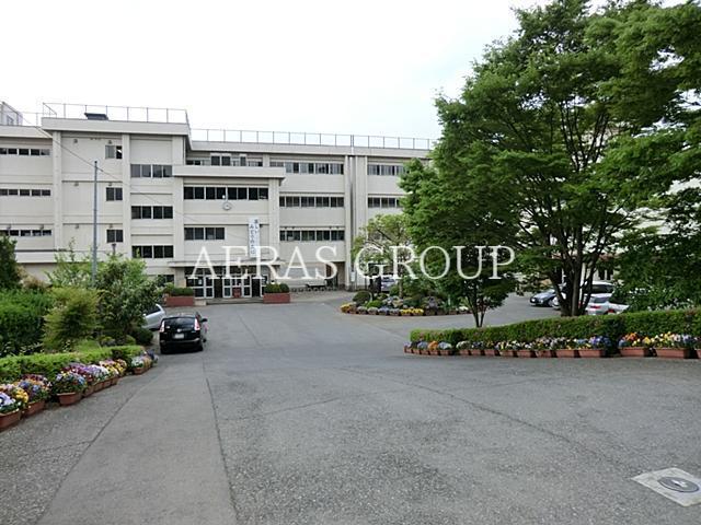 中学校　飯能市立飯能西中学校（中学校）まで131m