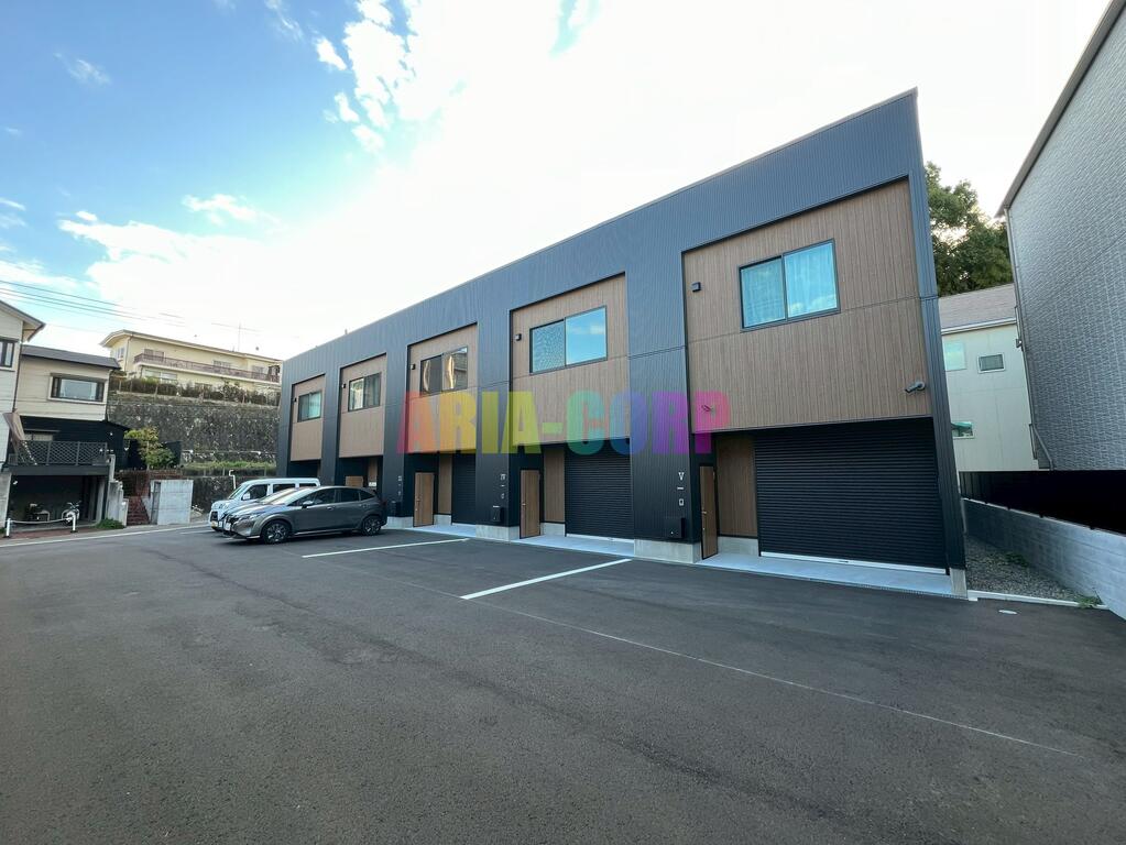 建物外観　2025年完成、大手ハウスメーカー施工ガレージハウス！！