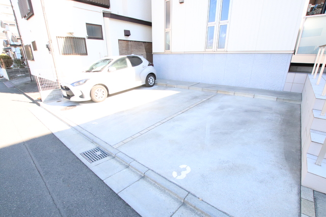 駐車場　駐車場（要空き確認）