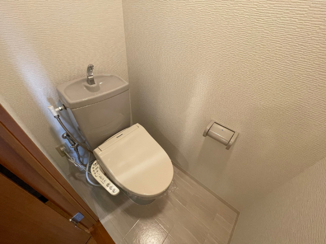 トイレ　ウォッシュレット付きトイレ