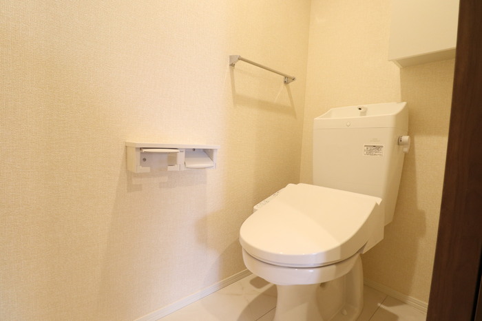 トイレ　温水洗浄便座