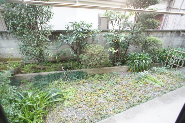 バルコニー　庭