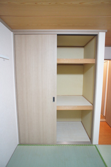 収納　押入れ