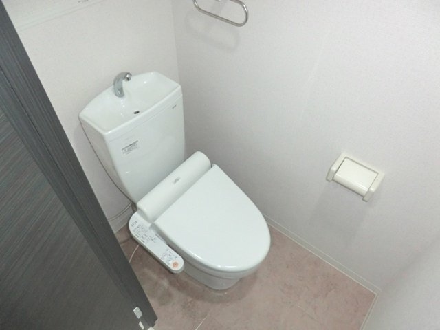 トイレ　温水洗浄便座付きでおすすめ！