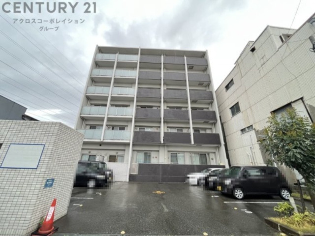 建物外観　オートロックで外部の人間が簡単に出入りできないため安心です。