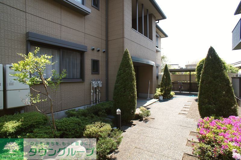 エントランス　駐車場