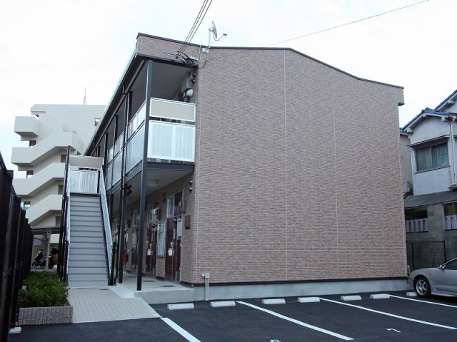 建物外観　落ち着いた雰囲気の外観です