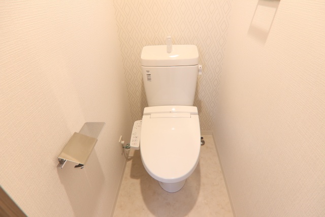 トイレ　※別室の参考写真の為、現況優先です。